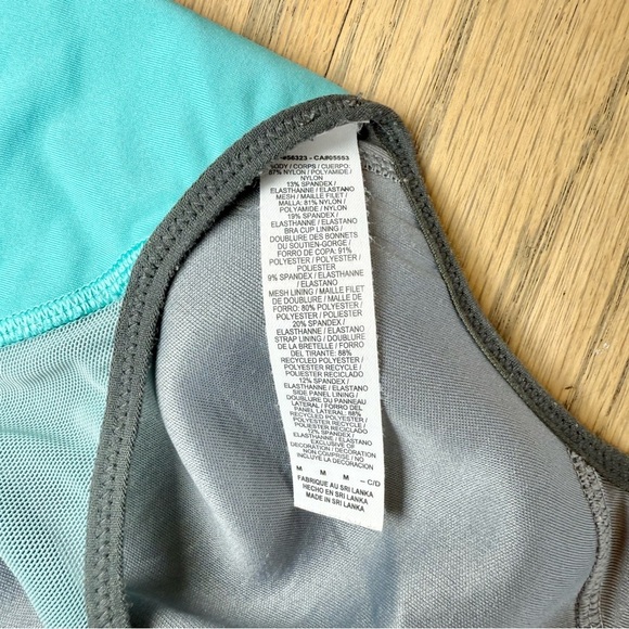 Nike Women’s Turquoise Dri Fit Sports Bra with Clasp and Adustable Straps Size M - Picture 12 of 14
